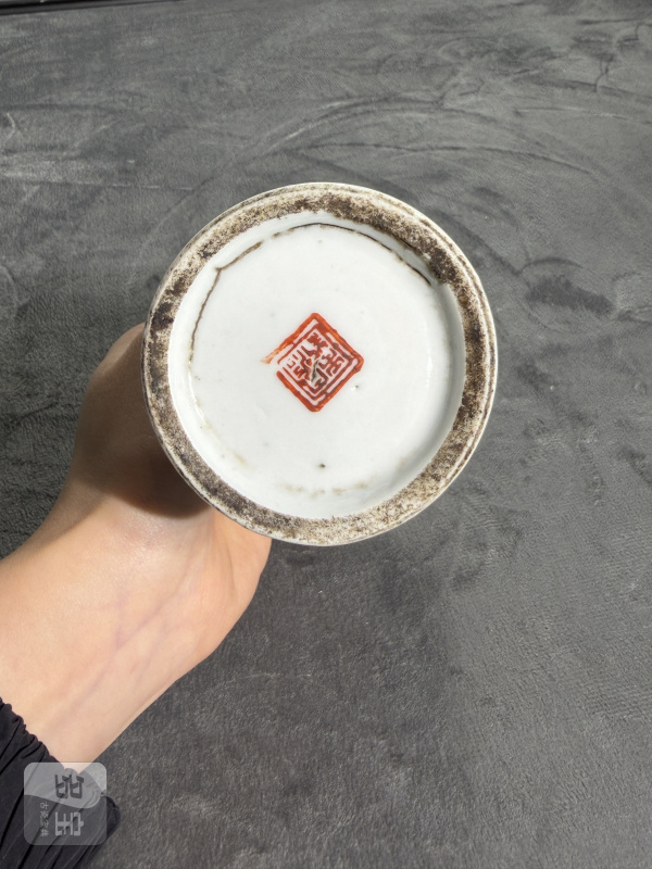 清同治粉彩金榜题名人物故事纹笔筒 - 图5